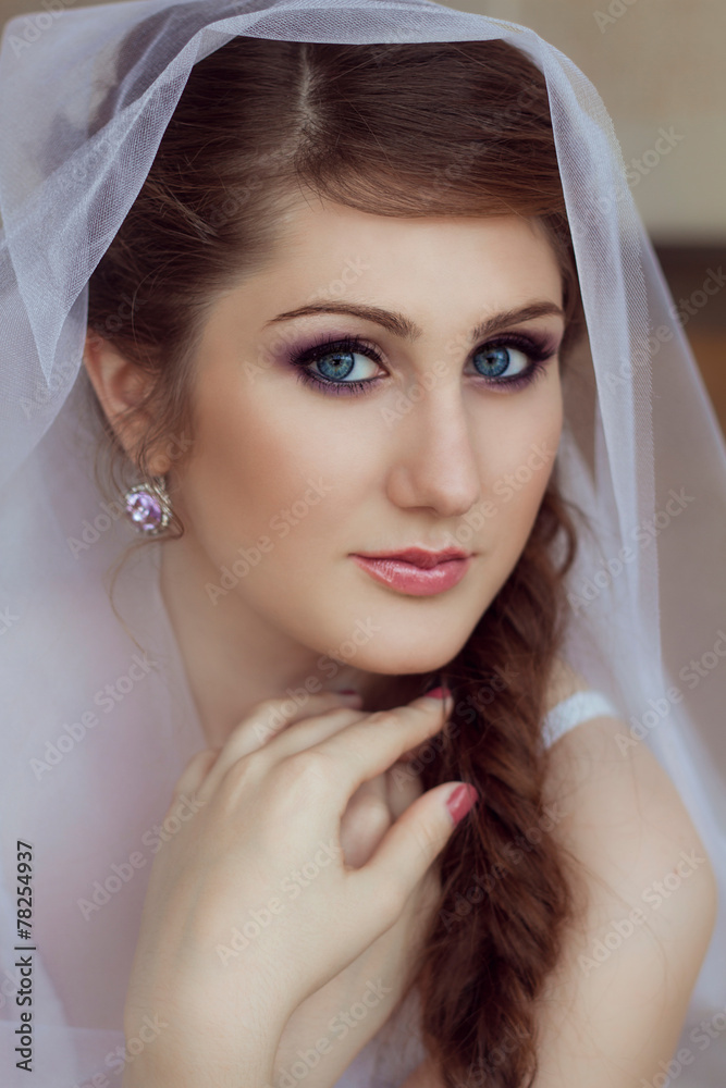Excellent portrait of beautiful bride with blue eyes Excellent portrait of beautiful bride with blue eyes