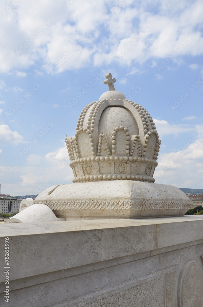 Corona Ungherese di pietra, Budapest. 2