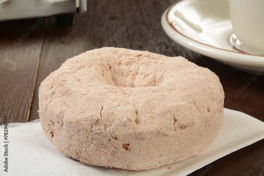 Naklejka premium Cinnamon donut