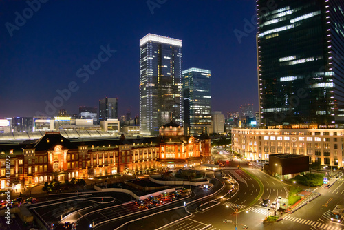 Night view of Tokyo Station © Scirocco340