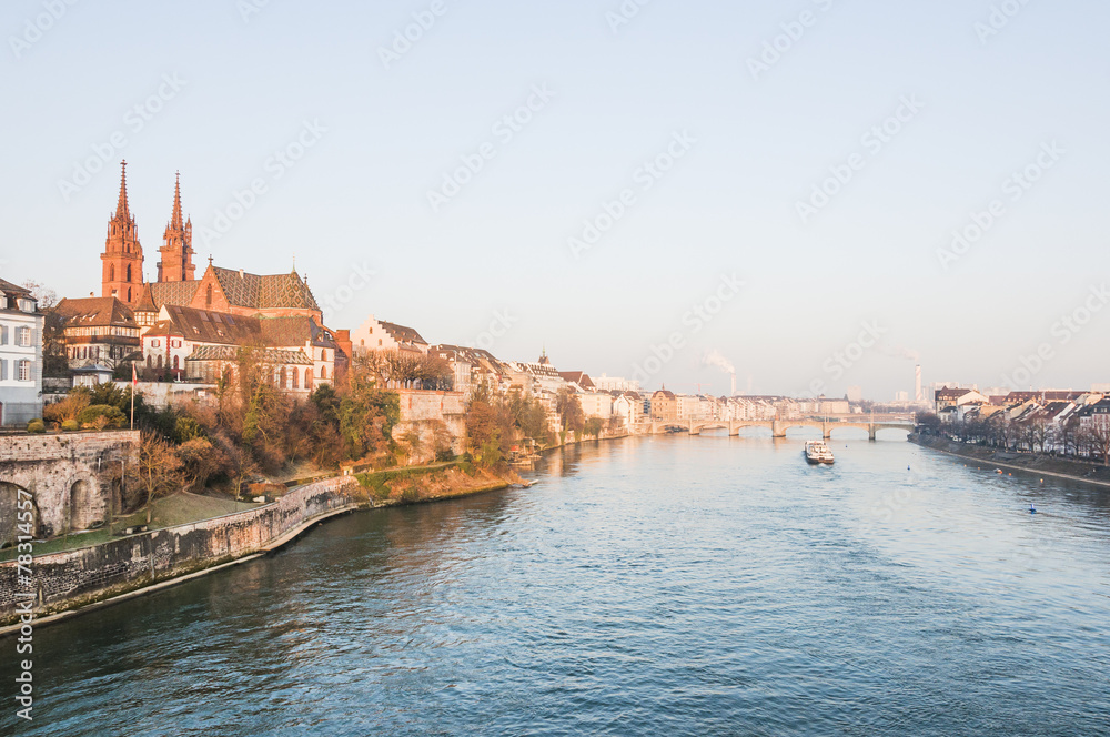 Basel, Altstadt, Stadt, Altstadthäuser, Rhein, Rheinbrücke, Rheinufer, Basel-Stadt, Winter, Morgensonne, Rheinschifffahrt, Schweiz Basel, Altstadt, Stadt, Altstadthäuser, Rhein, Rheinbrücke, Rheinufer, Basel-Stadt, Winter, Morgensonne, Rheinschifffahrt, Schweiz