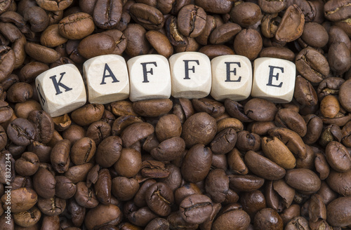 Buchstaben mit Kaffeebohnen