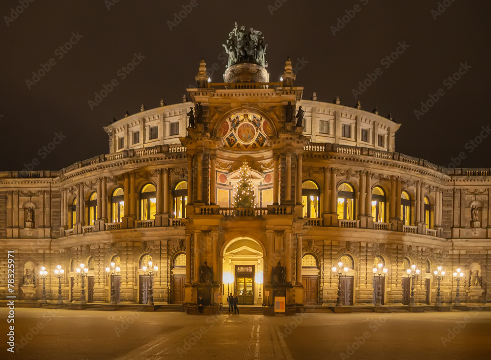 Semperoper Dresden night shot