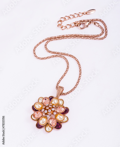 necklace with flower shape with pearl zircon and gems