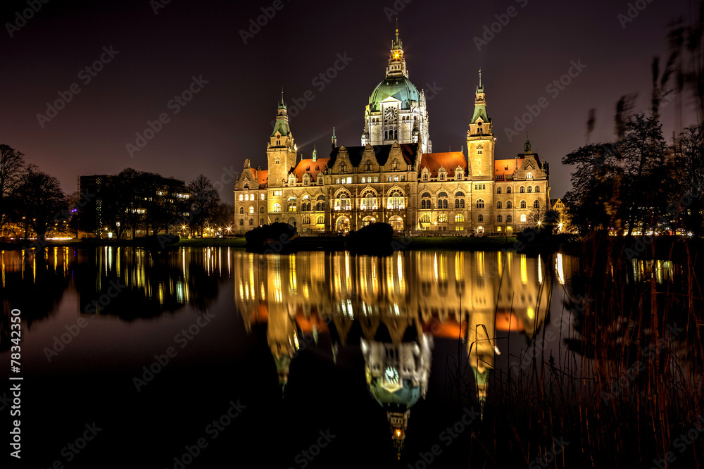 Obraz premium Neues Rathaus Hannover bei Nacht
