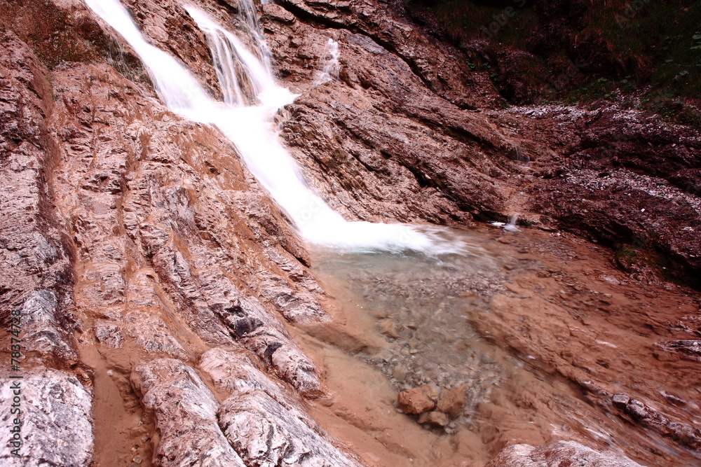 Obraz premium Wildbach an der Quelle