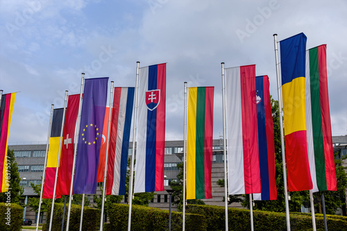 Europaflagge und andere Flaggen