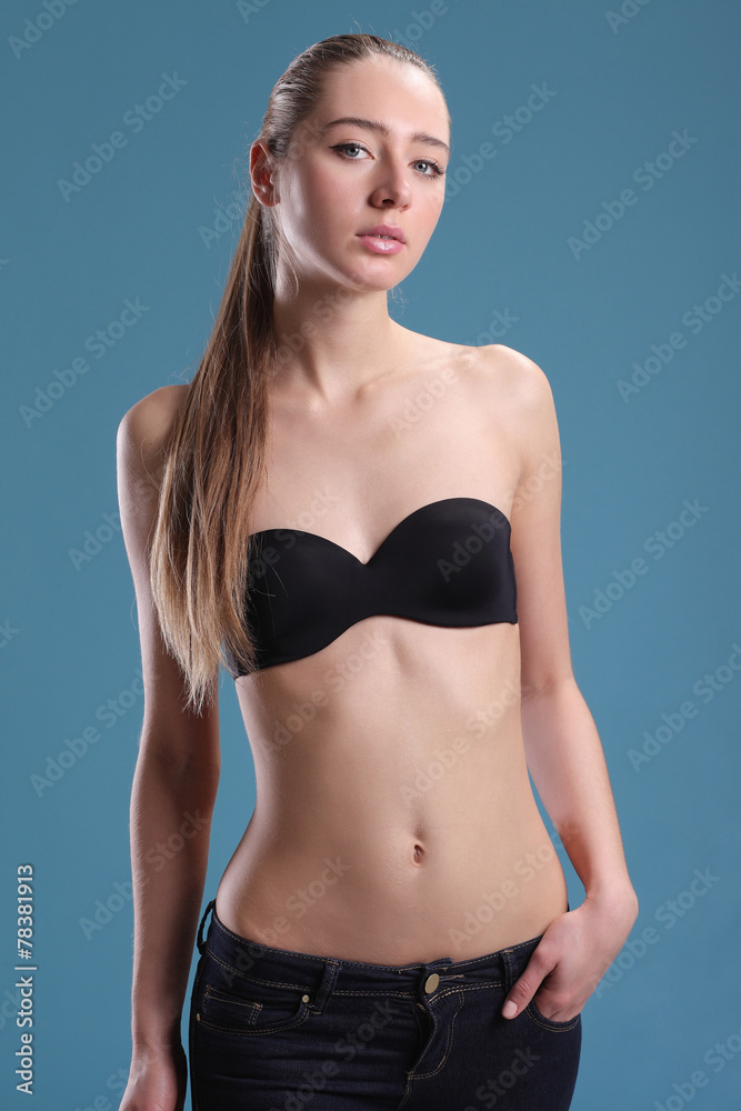 Fototapeta premium girl is in fashion style