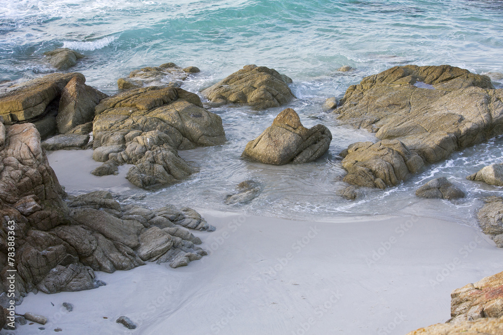 Fototapeta premium beach and blue waves