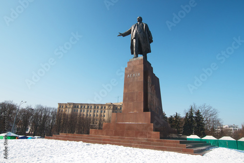 The biggest monument to Lenin in Kharkov in winter