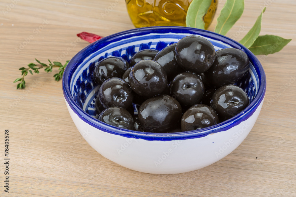 Black olives Black olives