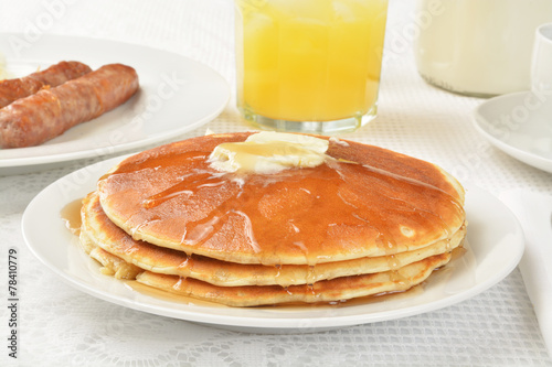 Hotcakes and syrup photo
