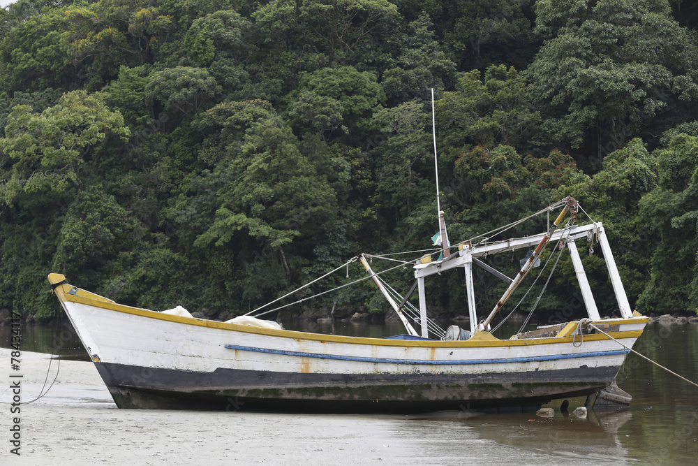 boat abandoned boat abandoned