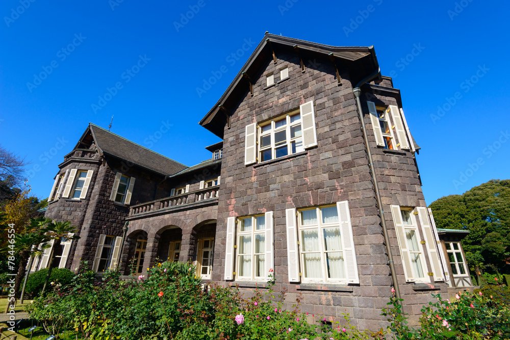 Fototapeta premium Kyu-Furukawa Gardens in autumn in Tokyo