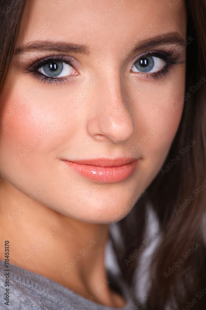 Portrait of an attractive fashionable young brunette woman Portrait of an attractive fashionable young brunette woman