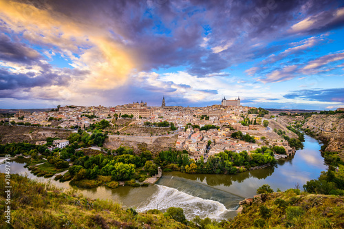 Obraz na plátne Toledo, Spain Old Town Skyline on the Tagus River