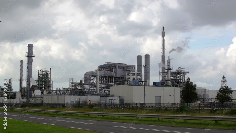 Big oil refinery, Rotterdam, Holland Big oil refinery, Rotterdam, Holland