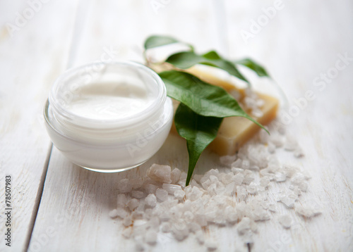 Obraz na plátně Face cream with  sea salt