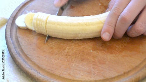 Quick cutting of banana in slices