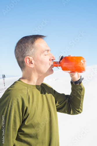 Staying hydrated while hiking