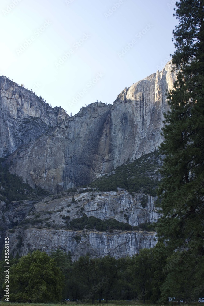 Scenic view of El Capitolio rock formation in Sierra Nevada
