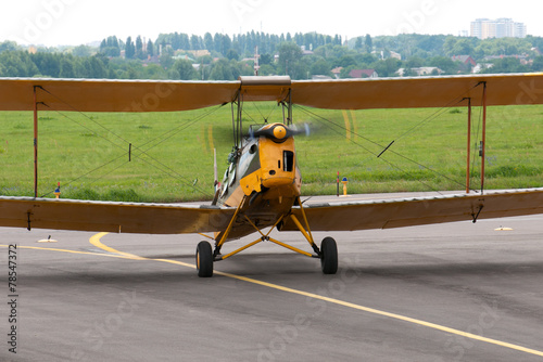 Light aircraft since World War II steers the aerodrome