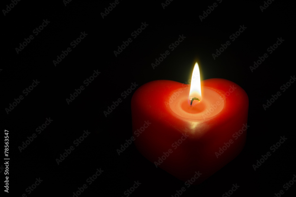 Wax red heart burn alone in the dark Wax red heart burn alone in the dark