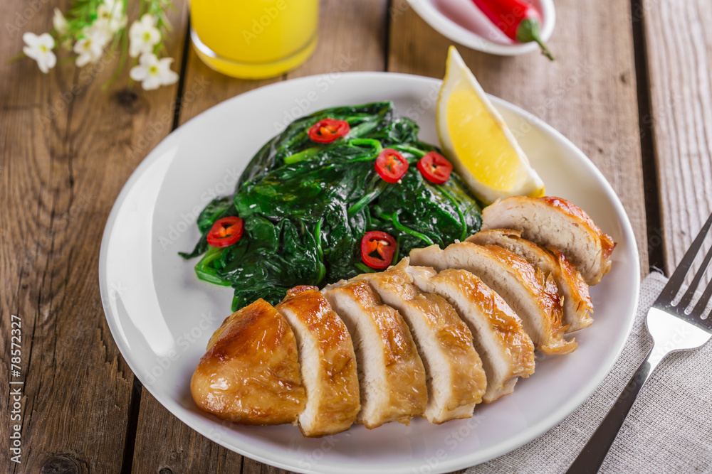 grilled chicken breast with spinach and peppers grilled chicken breast with spinach and peppers