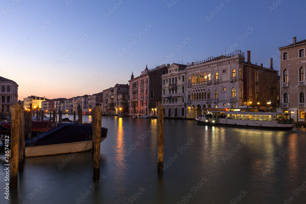 Venezia. La città in di notte