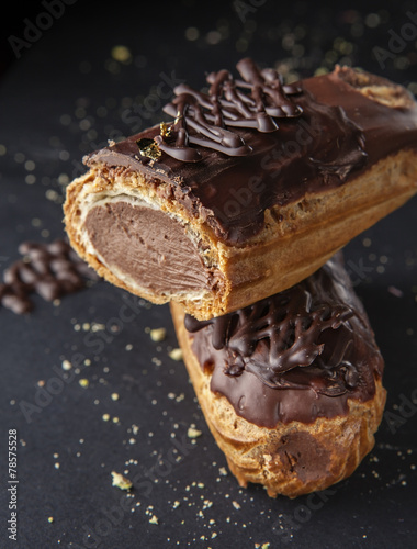 Obraz na plátně exquisite cream dessert eclair