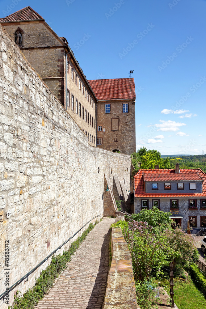 Stadtmauer und Gymnasium Marianum, Warburg