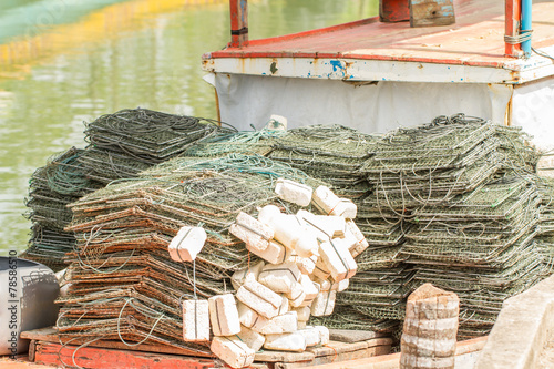  Seafood and collapsible traps