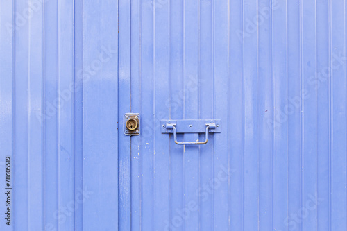 Blue metal door © esebene