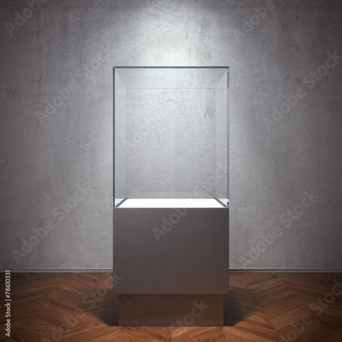 Fotografia Empty glass showcase for exhibit