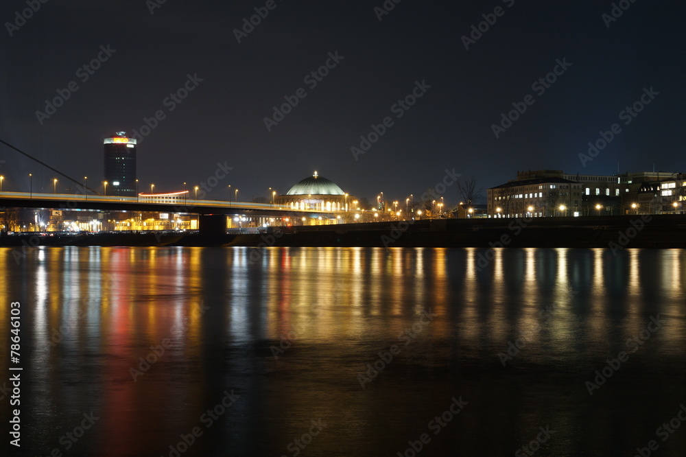 Düsseldorf Rhein Nacht