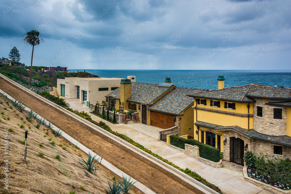 View of houses and the Pacific Ocean in Corona del Mar, Californ