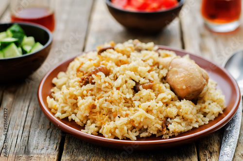 pilaf with dates, figs and chicken