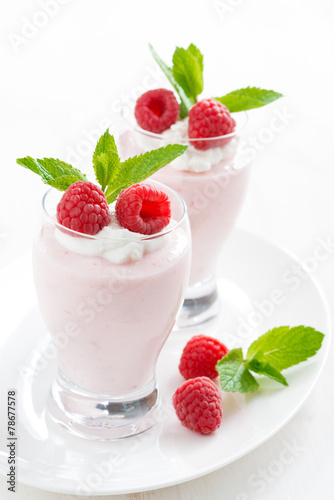 creamy jelly with raspberries