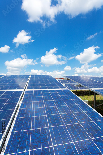 Obraz na płótnie Solar power for electric renewable energy from the sun w salonie