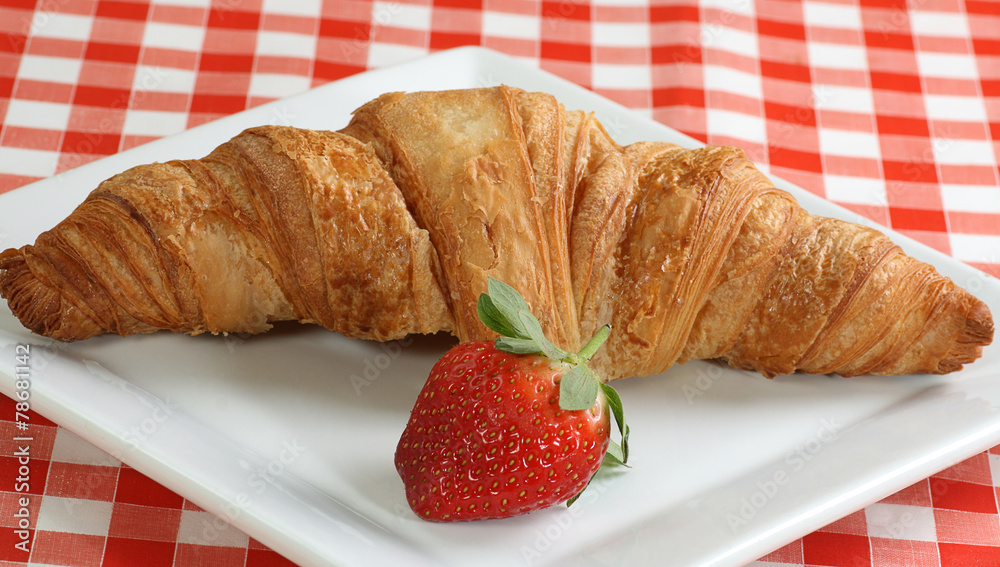 croisant and strawberry croisant and strawberry
