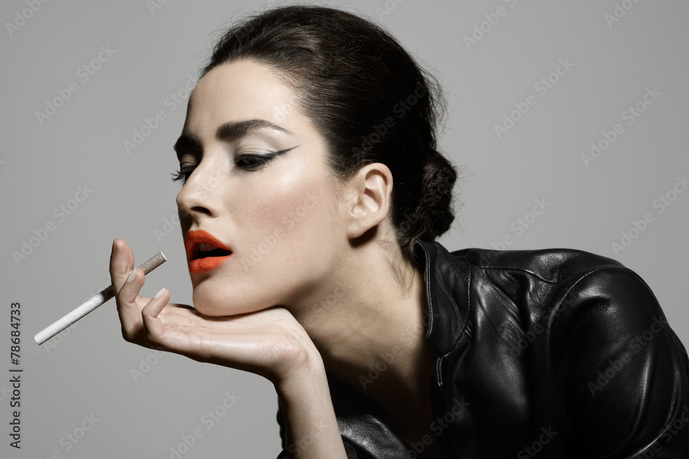 Obraz premium Woman With Cigarette