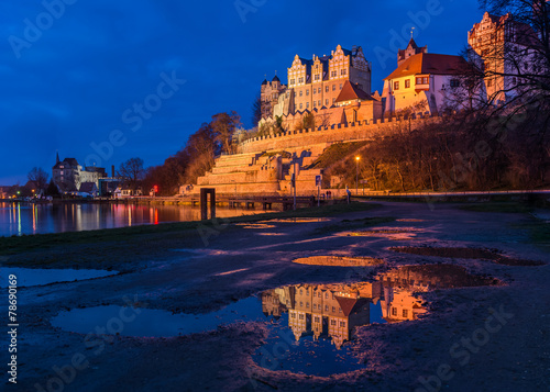 Schloss Bernburg in der Abenddämmerung photo
