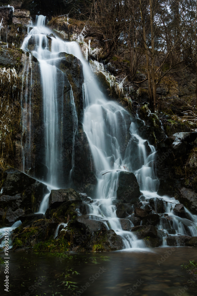 Königshütter Wasserfall im Winter Königshütter Wasserfall im Winter