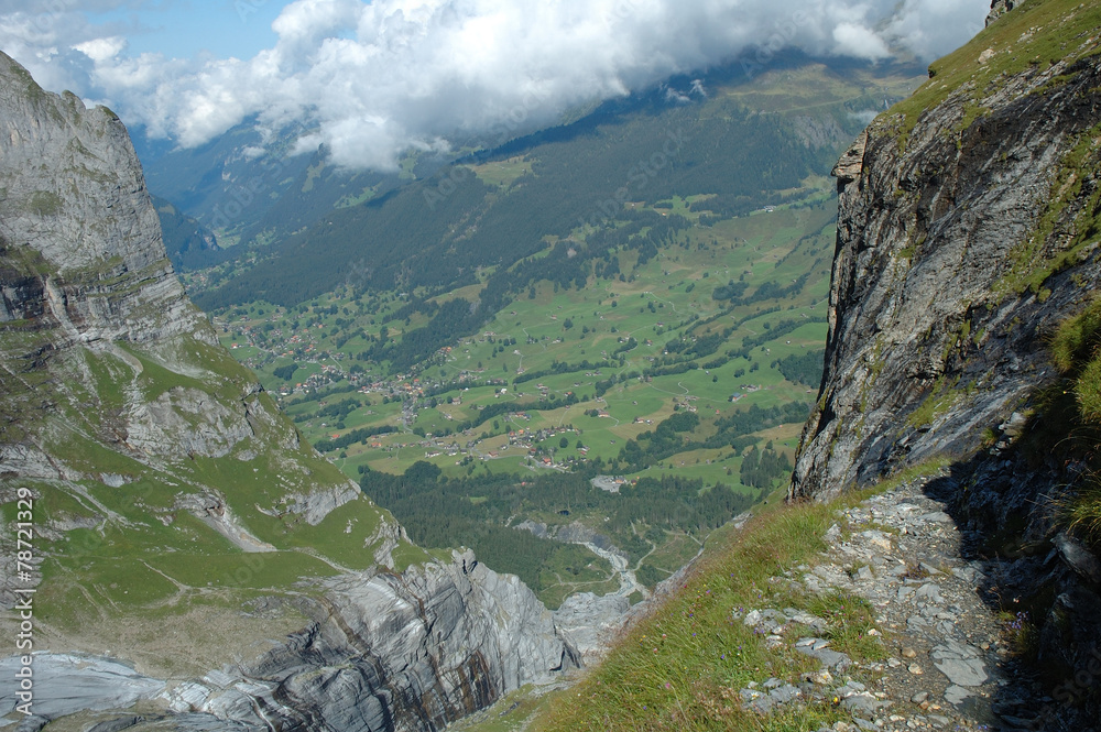 Obraz premium Rocky valley nearby Grindelwald in Switzerland.