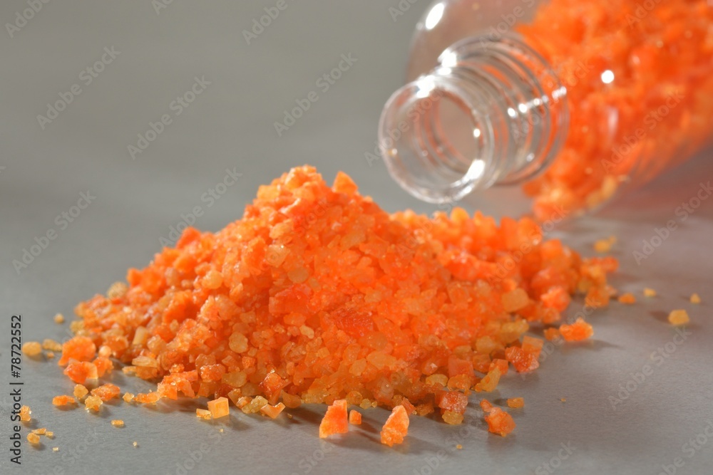 Orangefarbenes Badesalz Orangefarbenes Badesalz