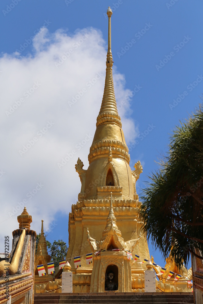Fototapeta premium The roof of a Buddhist temple