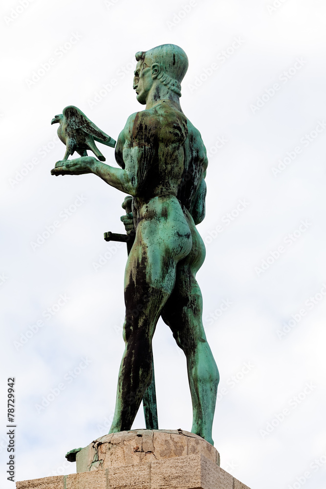 Fototapeta premium Victor monument on a overcast day