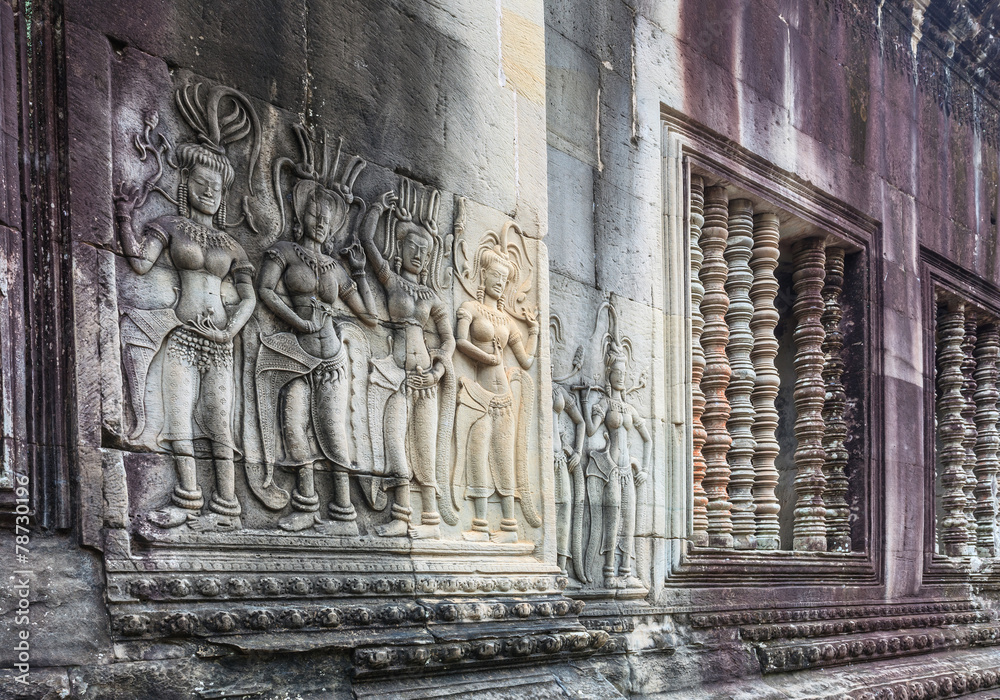 Obraz premium wall statue of God inside the Angkor Wat Temple