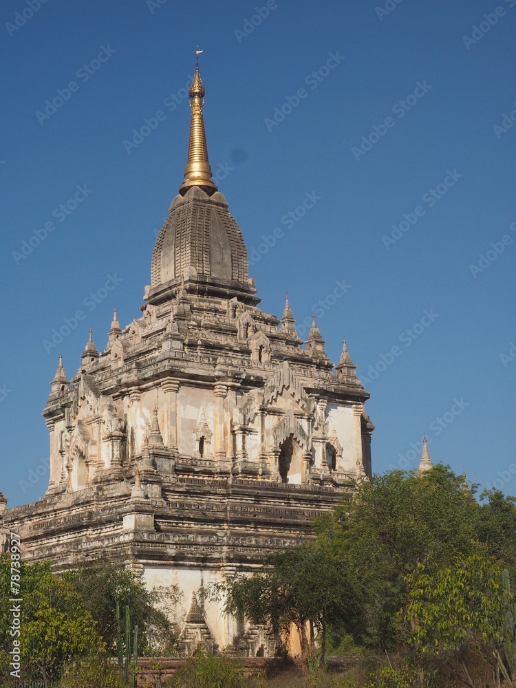 Pagodas budistas en Bagan (Myanmar)