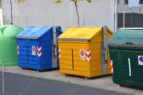 contenedores de basura en la calle photo